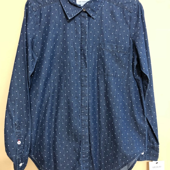 Liz Claiborne small button front shirt. - Picture 2 of 4